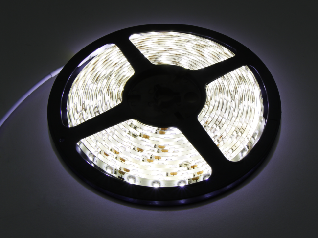 LED-Stripe McShine, 5m, warmweiß, 300 LEDs, 12V, IP65, selbstklebend
