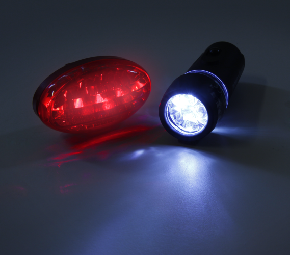 Leuchtenset, 5 weiße ultrabright LEDs front, 3 rote für Heck
