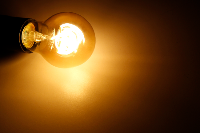 LED Filament Glühlampe McShine Retro E27, 4W, 280lm, warmweiß, goldenes Glas
