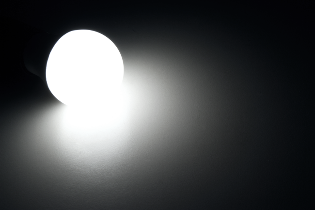 LED Glühlampe McShine, E27, 9W, 810 lm, 4000K, neutralweiß, step dimmbar 100/50/10%
